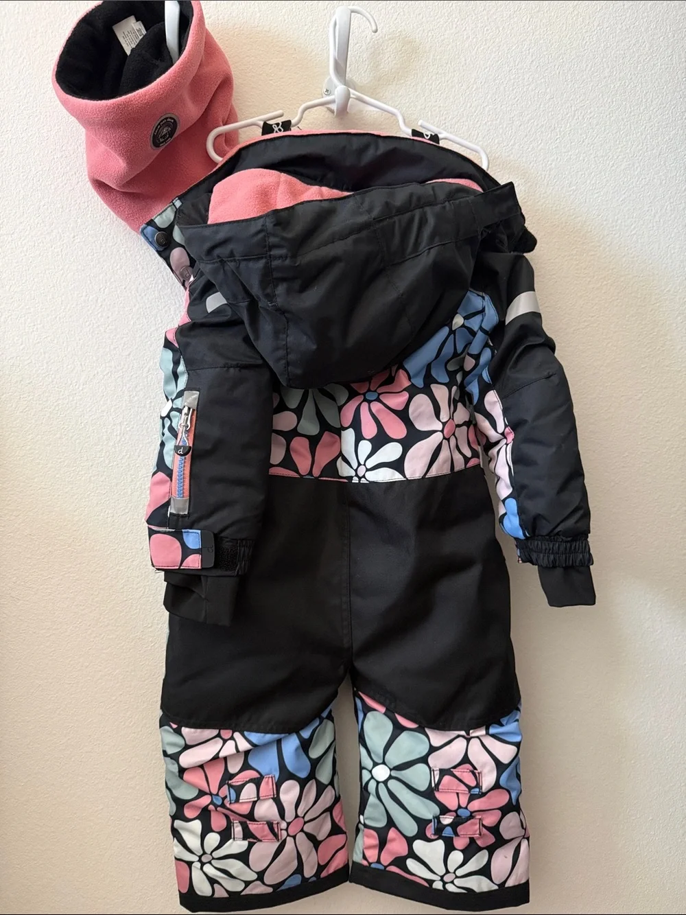 deux par deux Black Floral Print Girls Snowsuit with Pink Lining size 2 new